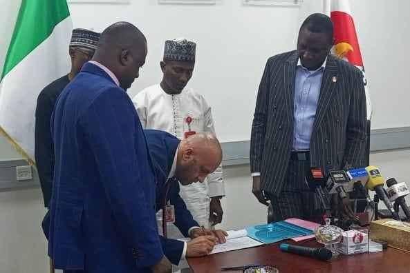 EFCC HANDS OVER 53 RECOVERED VEHICLES, $180,300 TO CANADIAN POLICE