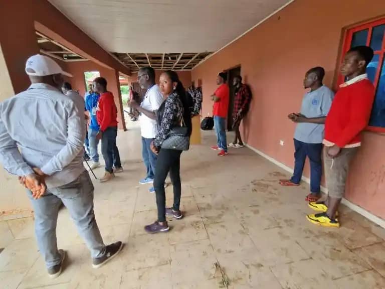 EDODECIDES2024: INEC OFFICIALS ABSENT AT IGHODALO POLLING UNIT